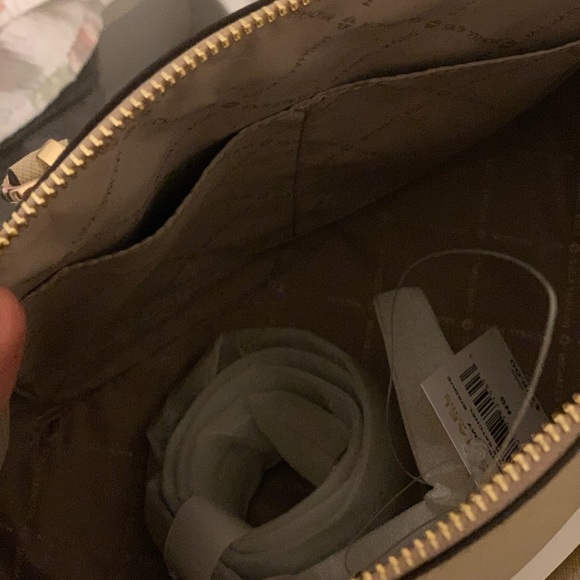 BRAND NEW Michael Kors purse - Picture 5 of 7